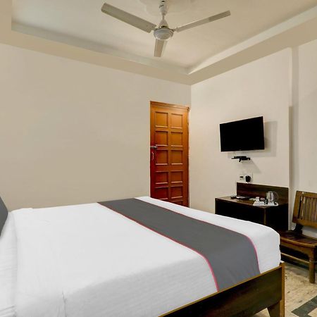 Collection O Premier Near Hazratganj Hotel Lucknow Exterior photo