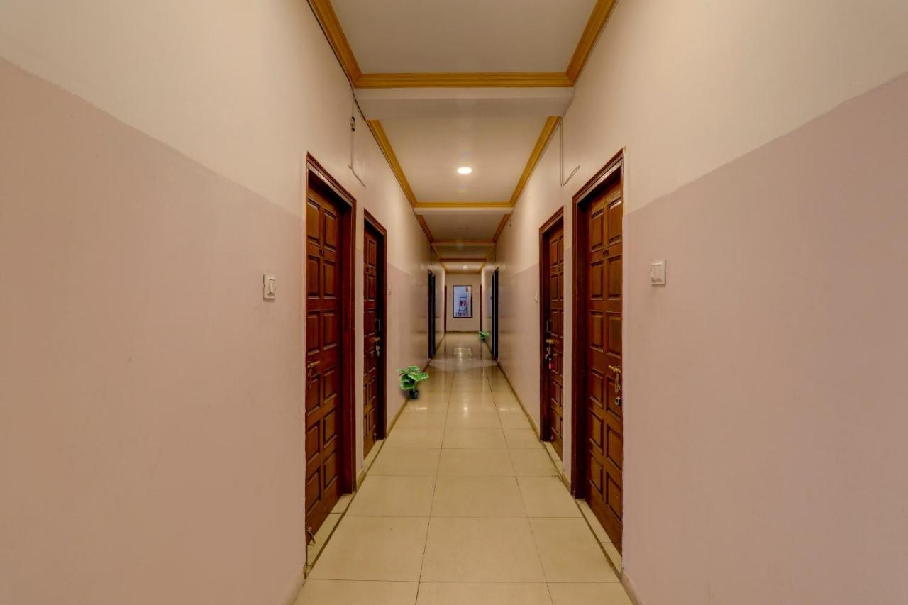 Collection O Premier Near Hazratganj Hotel Lucknow Exterior photo