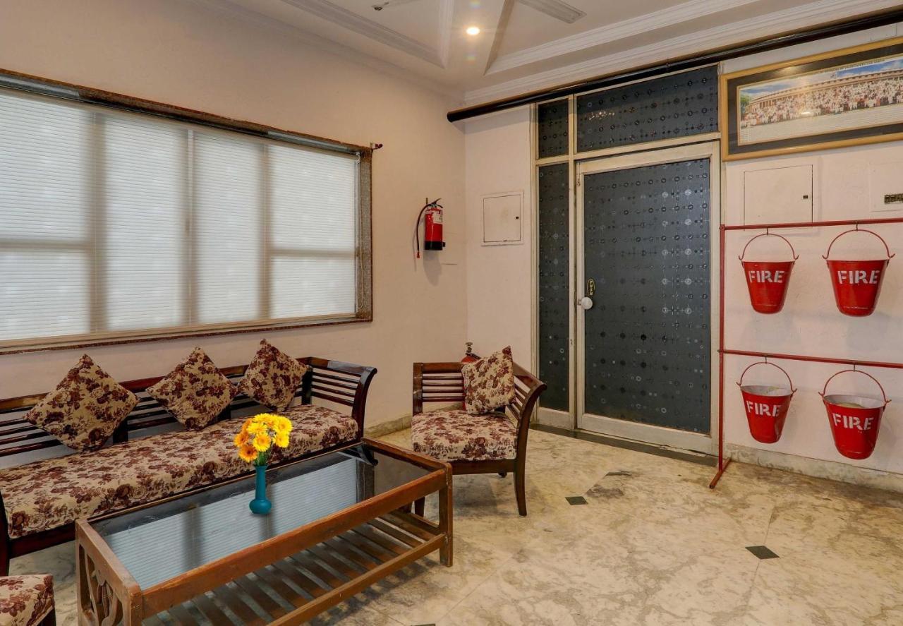 Collection O Premier Near Hazratganj Hotel Lucknow Exterior photo