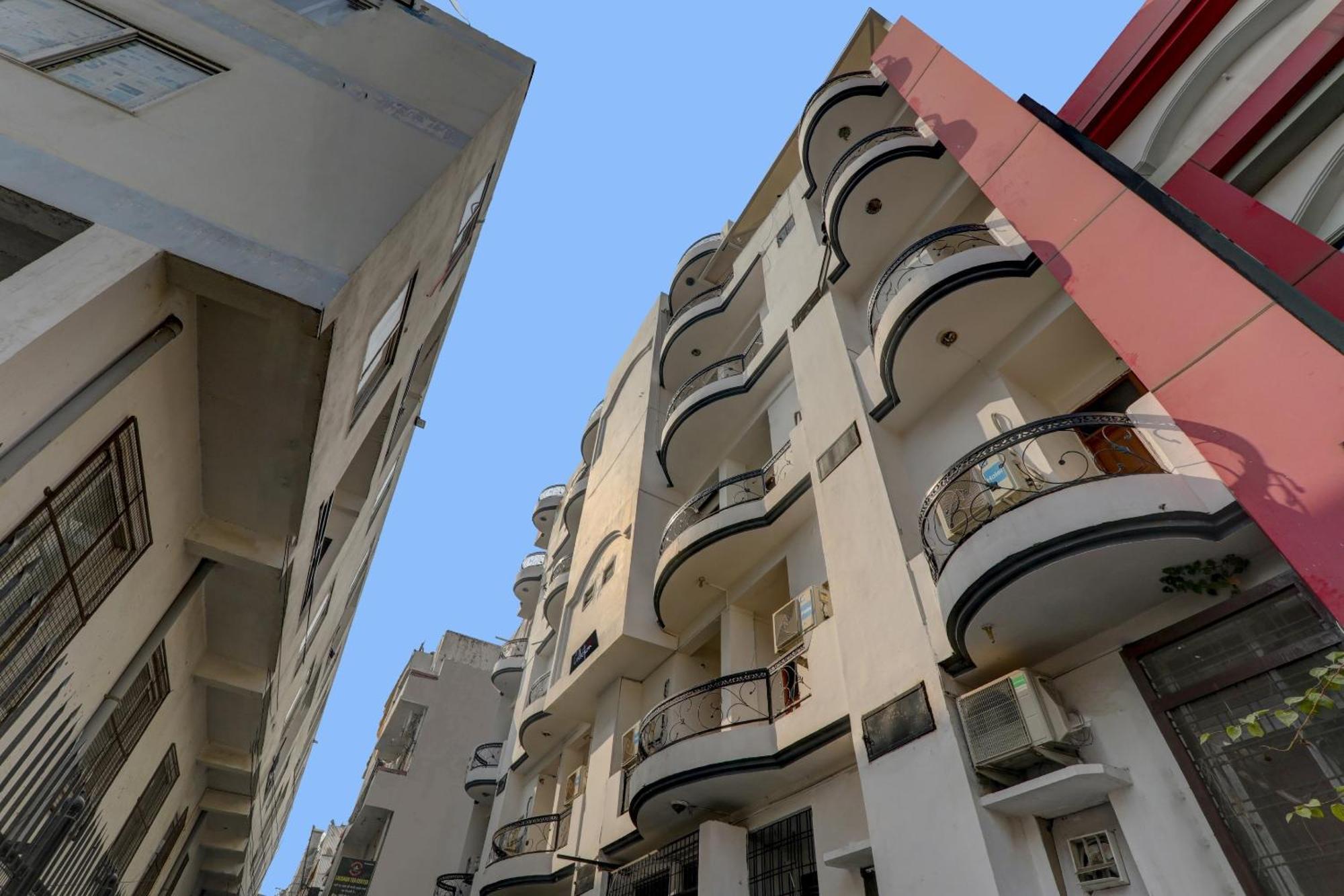 Collection O Premier Near Hazratganj Hotel Lucknow Exterior photo