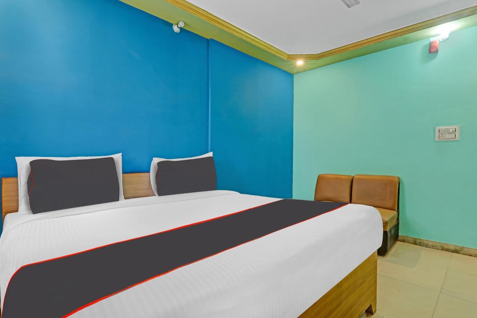 Collection O Premier Near Hazratganj Hotel Lucknow Exterior photo